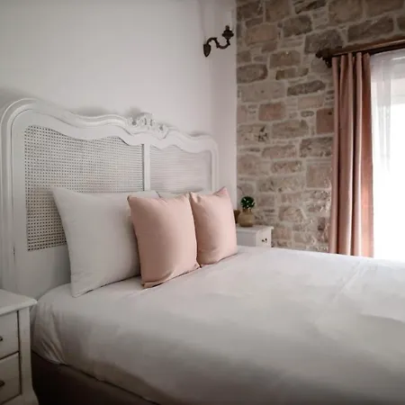 Ali Baris Готель